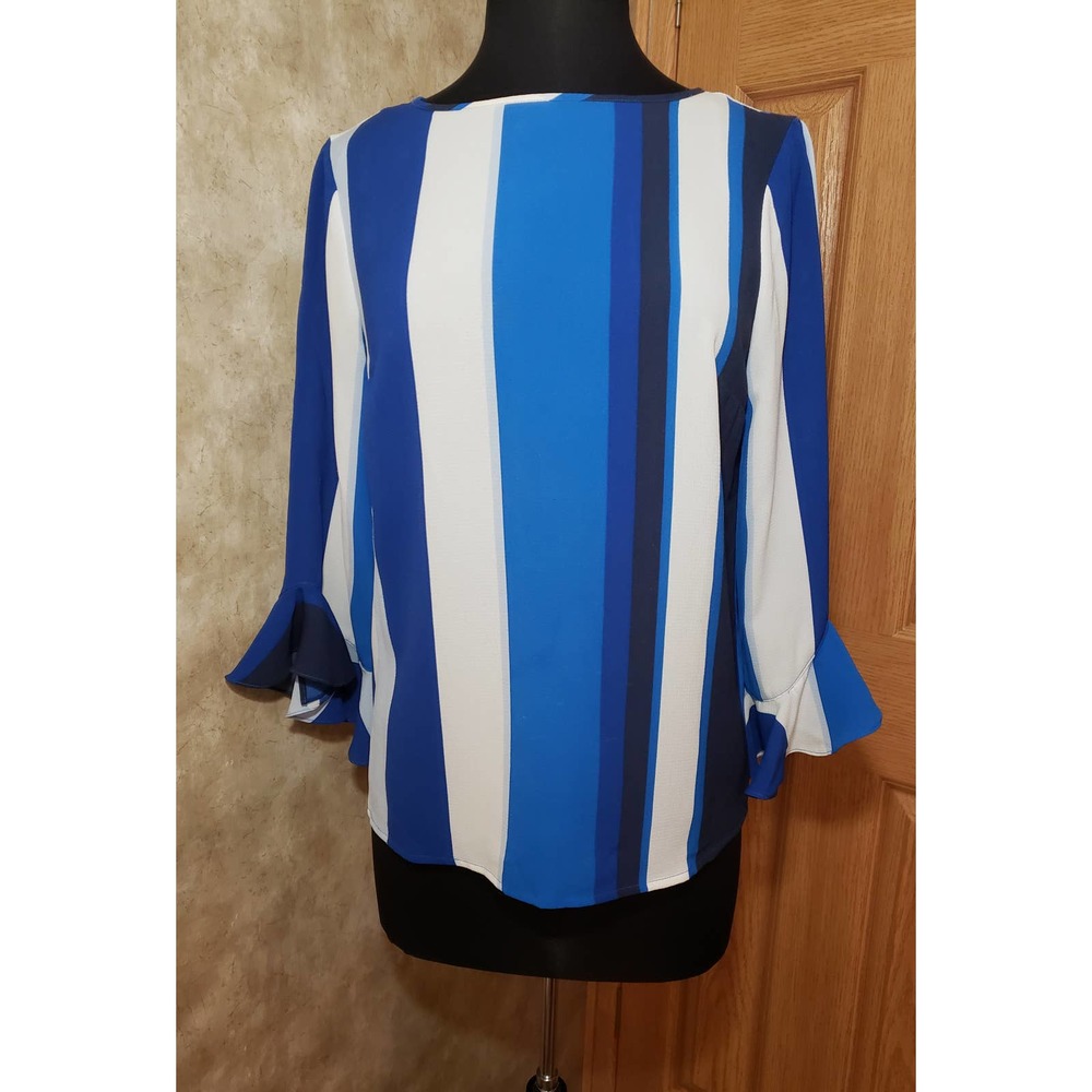 CeCe size X small 3/4 sleeve blue striped blouse